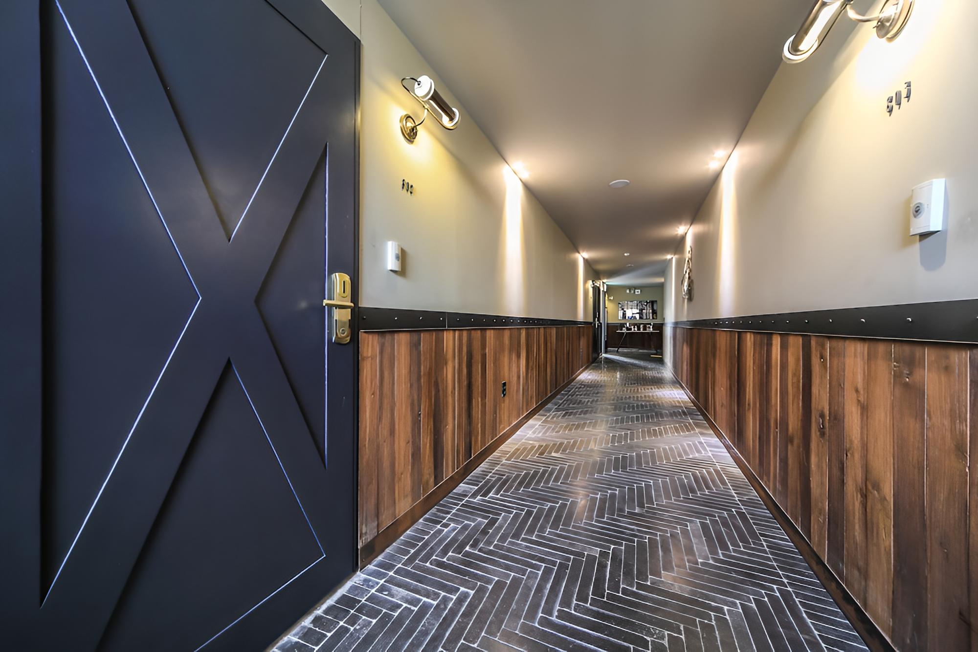 Hound Hotel Nampo