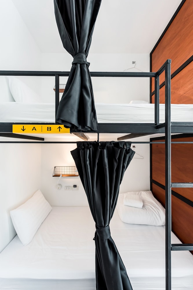 Book a Bed Poshtel - Hostel