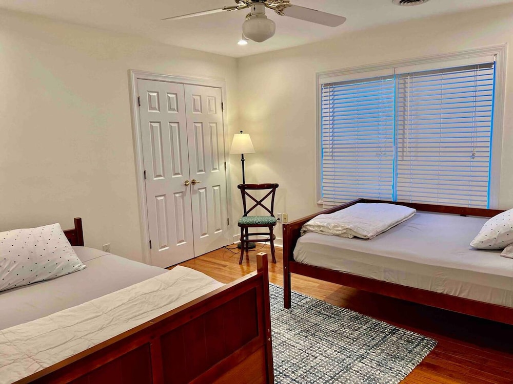 5 BR House- Mt Mitchell Golf Course on the River