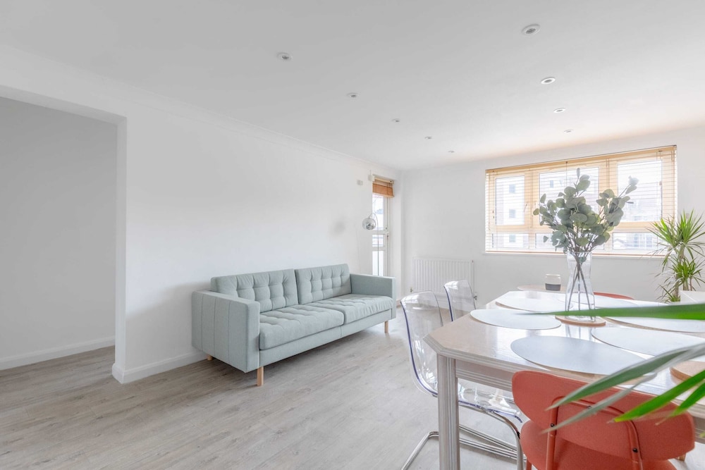Spacious 3BD Flat, Close to Tube - Fulham!
