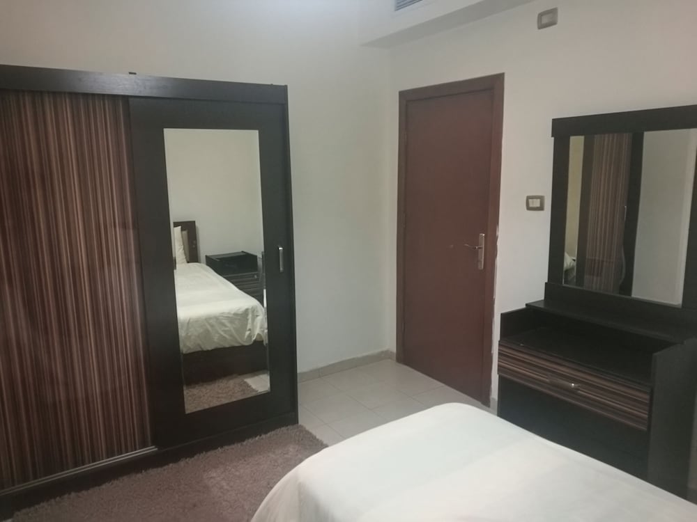 Cozy Dair Ghbar Apartments