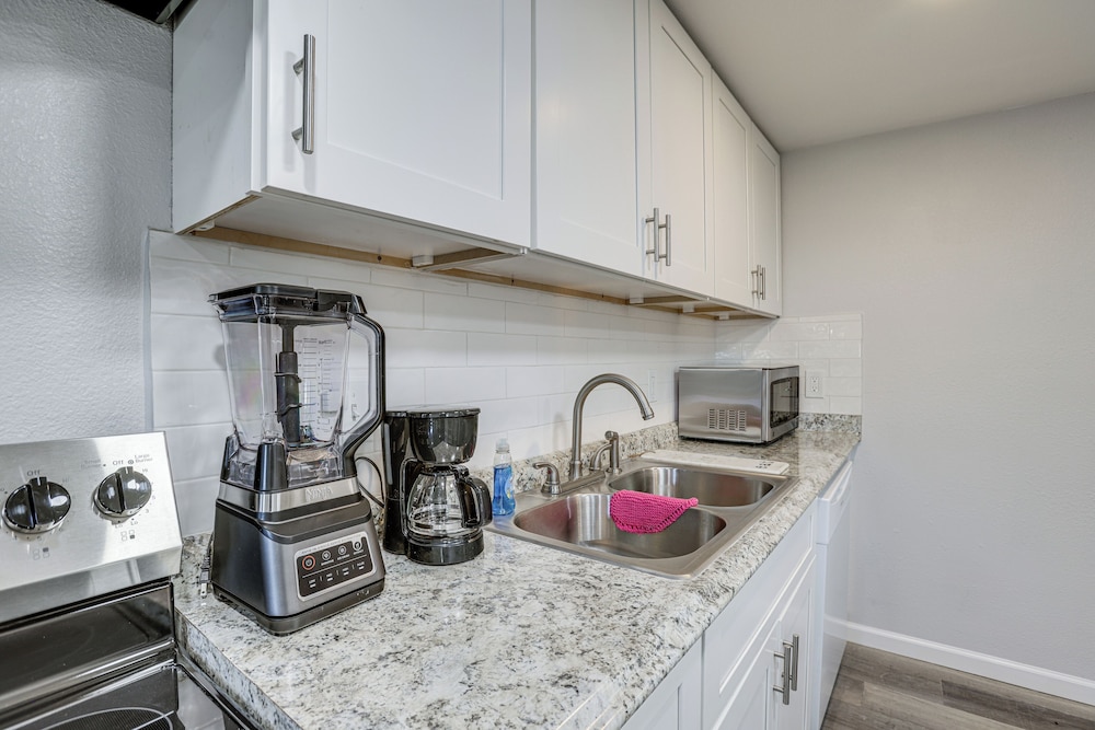 Prime I-10/610 Access! Houston Home Base