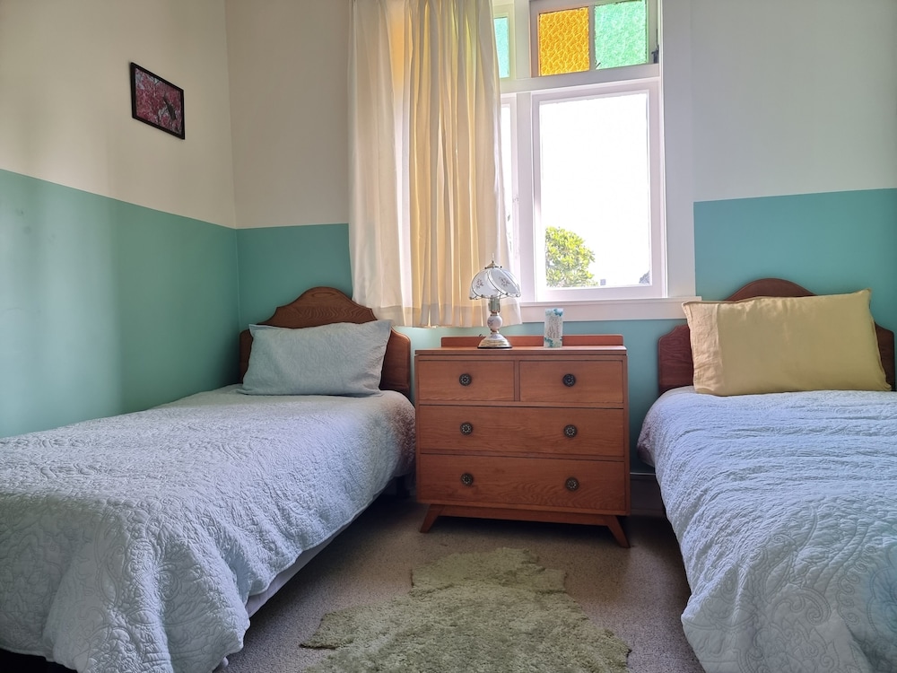 4 Bedroom Character House Papakura view 2