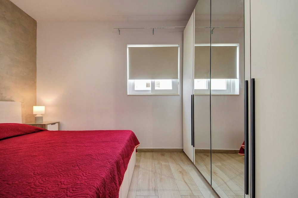 Beautiful 2 BDR Penthouse Near Valletta Sleeps 6