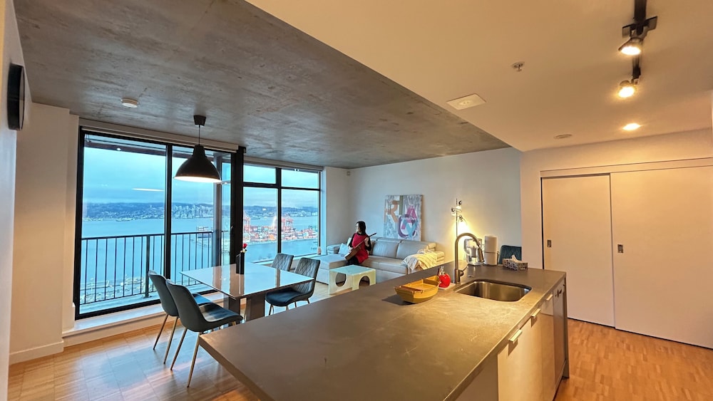 Ocean View Condo . Downtown Vancouver