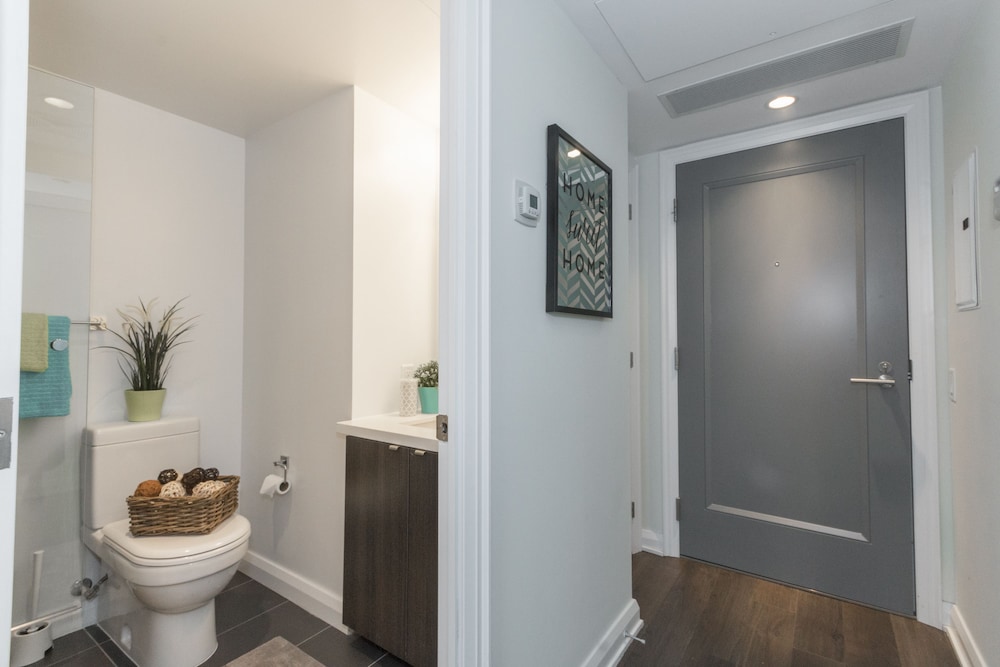 QuickStay - Yorkville's Finest (Yonge & Bloor)