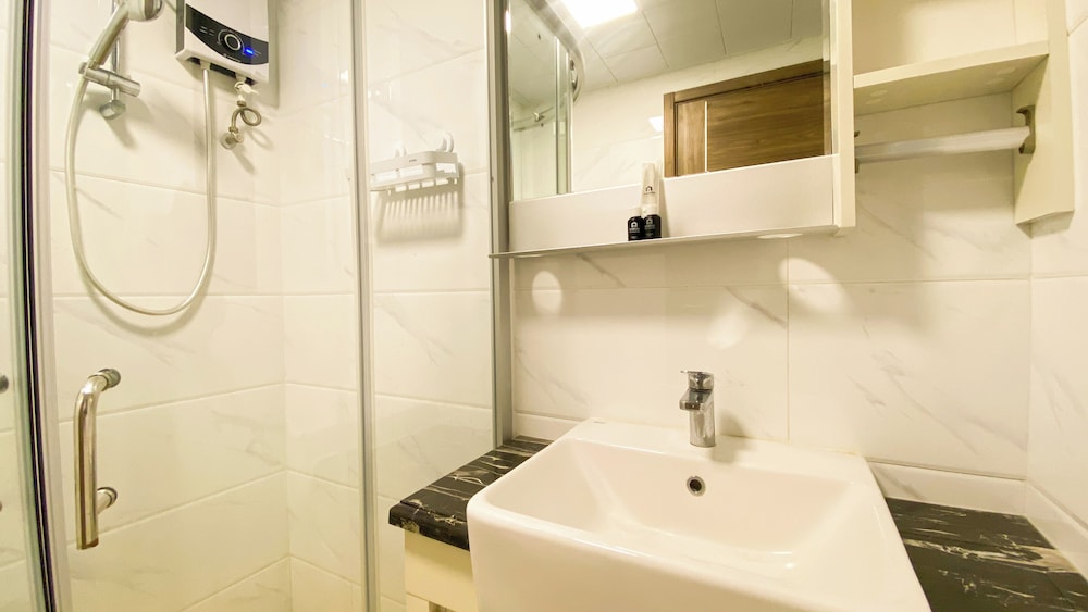 Comfort And Elegant 3Br Apartment Sky House Bsd