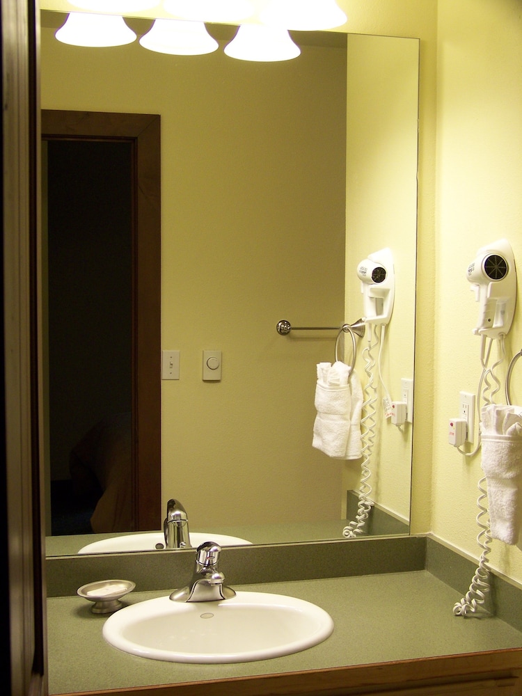 Elkhorn Village - Property Image 19