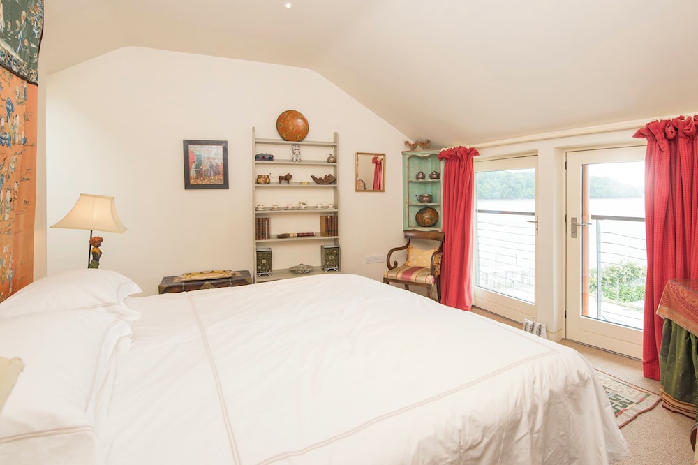 Curlew House