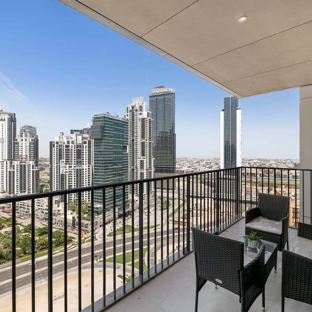 Silkhaus Premium Tower in Downtown Gym Pool
