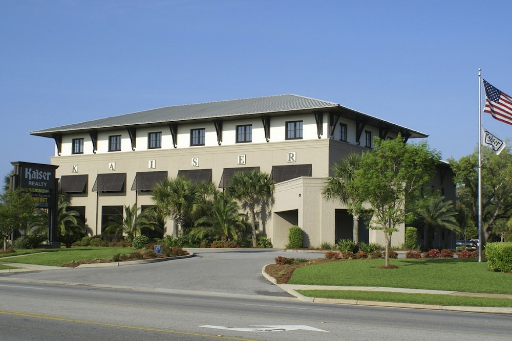 Sanibel Condominiums by Wyndham Vacation Rentals view 5