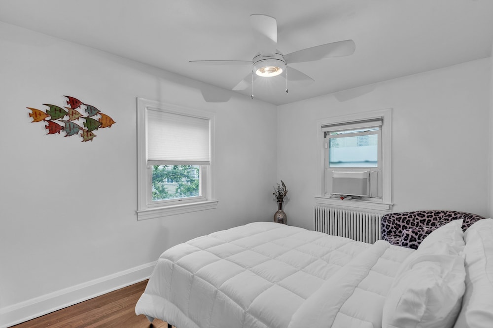 Cozy Getaway Quiet Neighborhood Near Dt 2 Bedroom Townhouse
