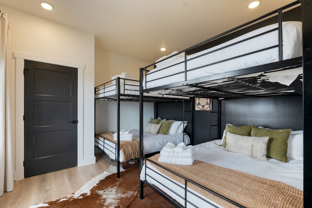 Whiskey Ridge - Avantstay Panoramic Views Infinity Pool Hot Tub Game Room