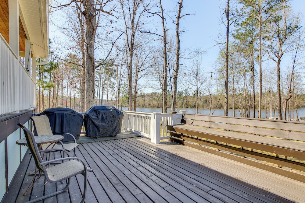 Private Dock, Fire Pit: Lake Murray Family Escape!