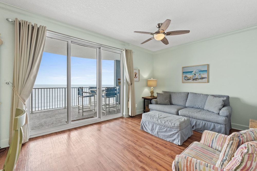 Twin Palms by Book That Condo