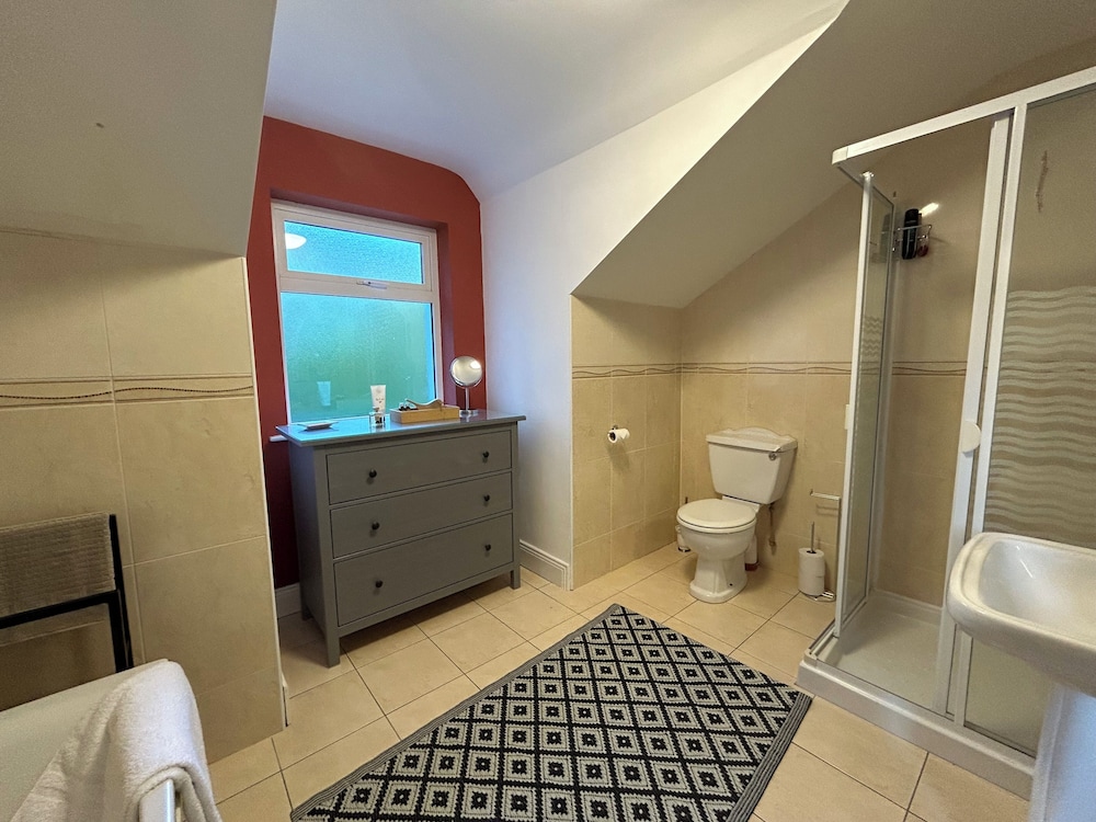 4 Bedroom Detached Home Close to Kenmare Town
