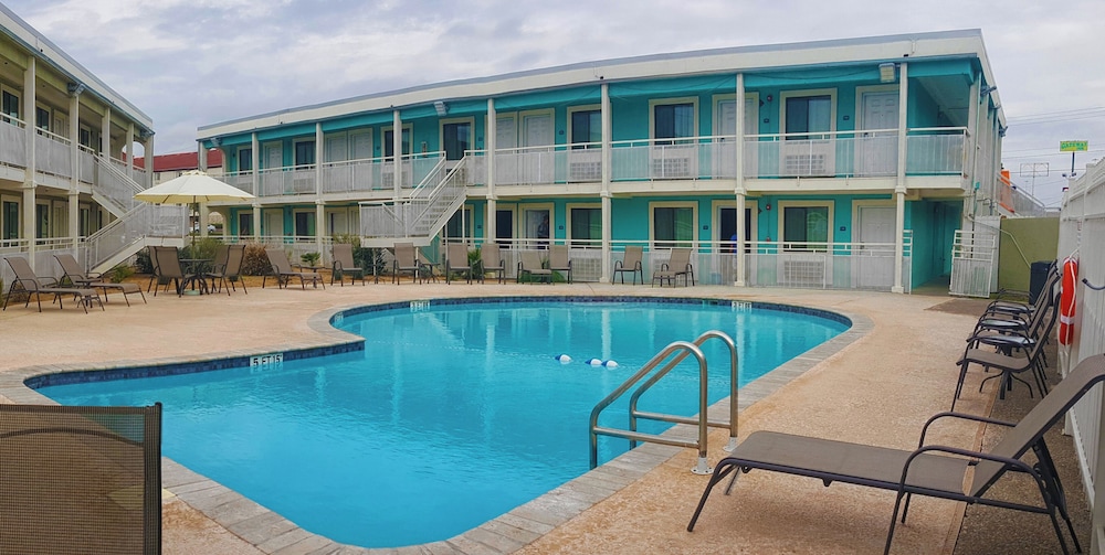 Spanish Trails Inn