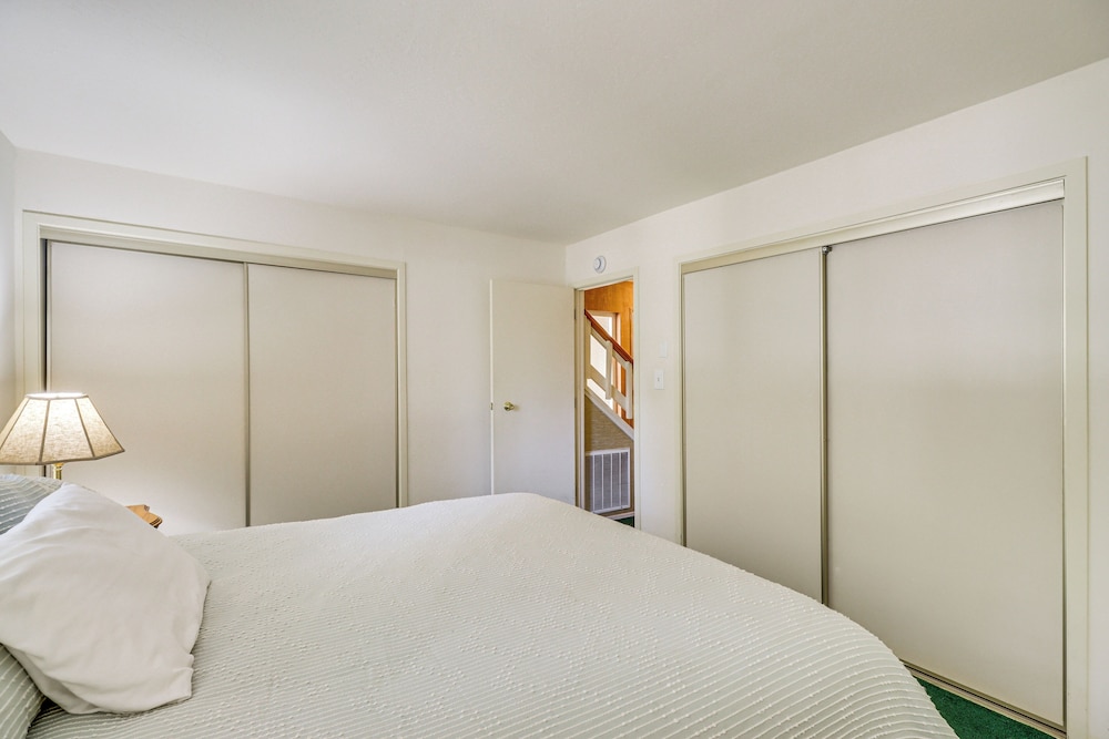 1 Mi to Beach: Cozy Incline Village Condo!