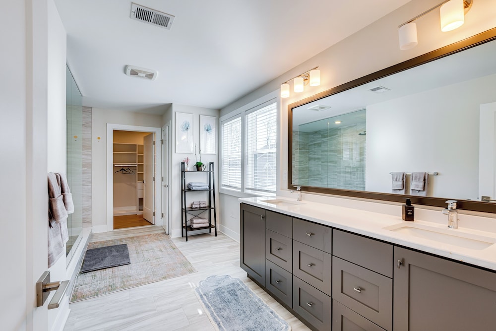 10 Mi to Morristown: Stylish Home Near Trails!