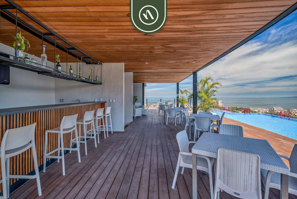 New 2BR Condo in Zona Romantica - Rooftop Pool