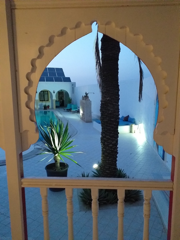 Maison Leila