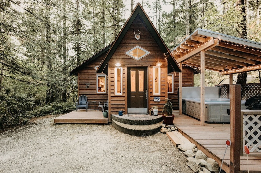 Glacier Springs – Cabin #16 - 1Br Cabin