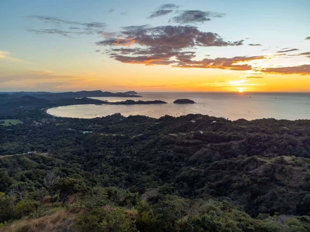 Stunning Mountaintop Property with Stylish Main Home, Private Guesthouse & Infinity Pool