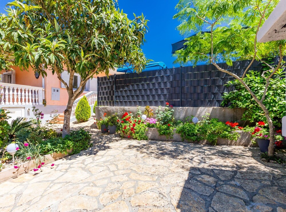 Relaxing Zadar Hideaway With Seasonal Pool & Seaside Charm