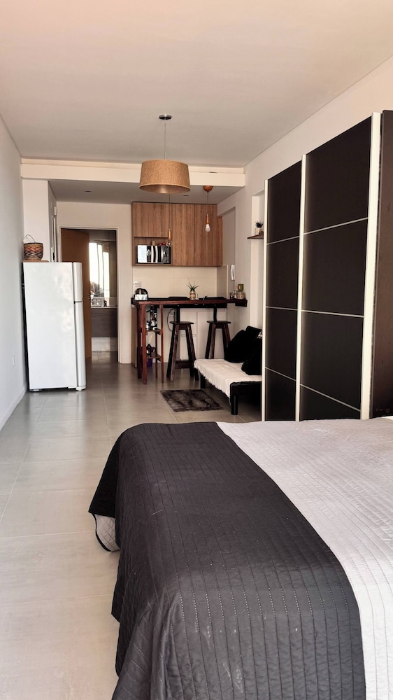 Alberti 360 Charming City Center Apartment With Shared Pool