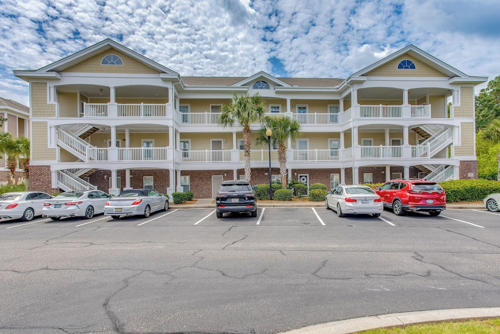 Condo w/ Golf Course View in Barefoot Resort!