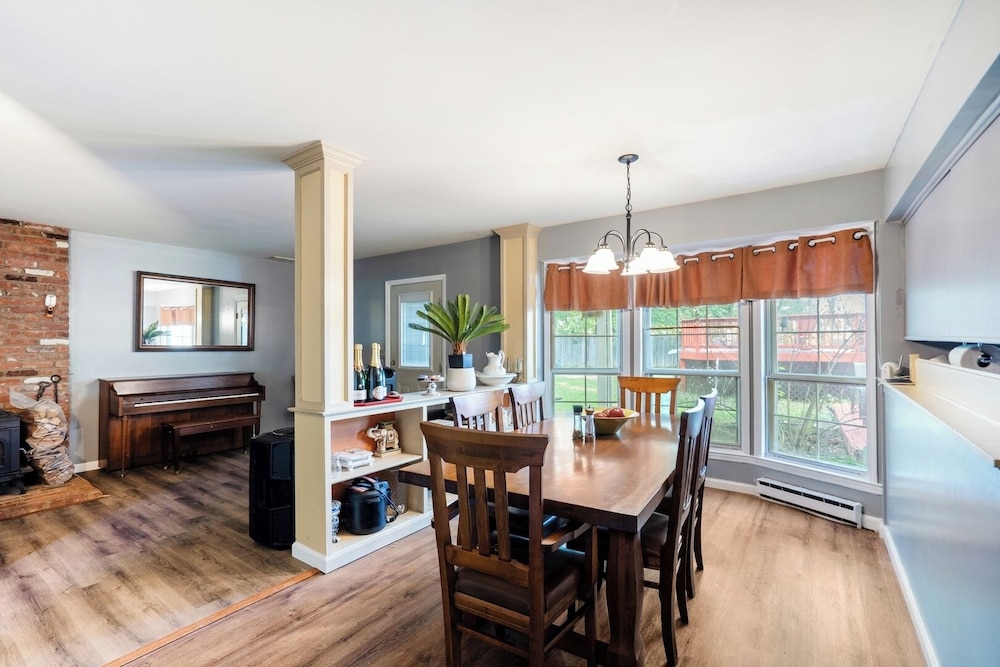 Wallkill 4BR Retreat Large Yard + Pet Friendly