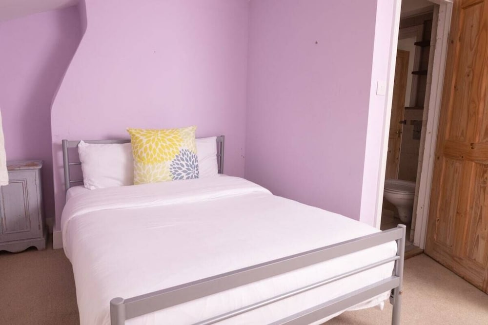 The Angel Place Hideaway - Fair 4bdr House With Terrace