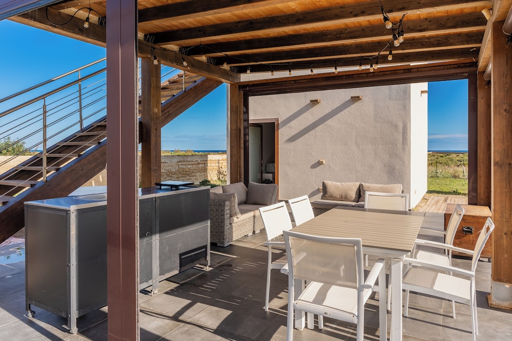 Casa Faro del Plemmiro con Jacuzzi by Wonderful Italy