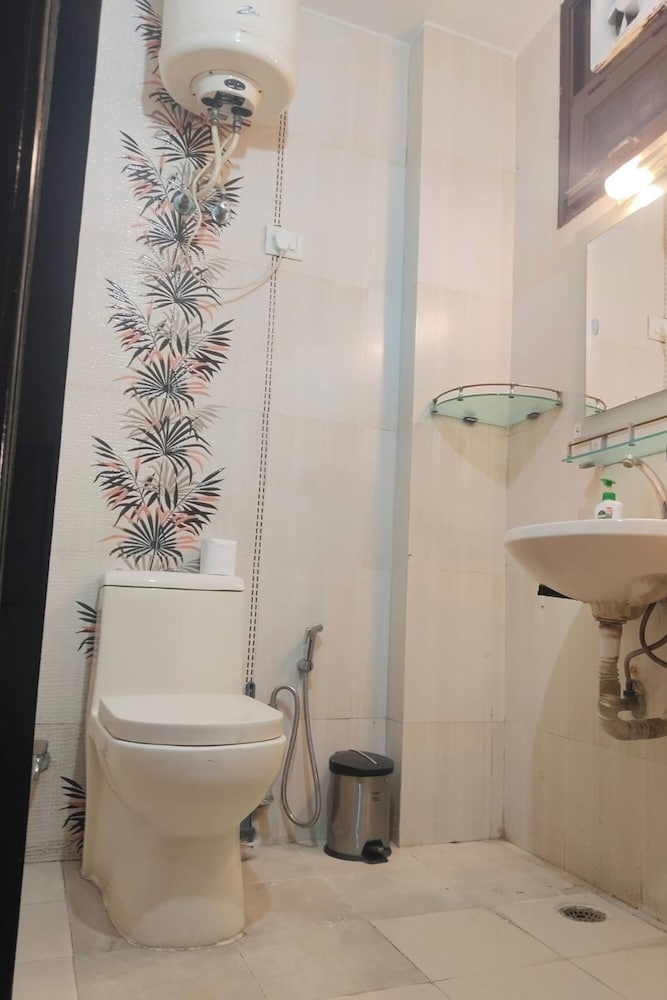 Metrolink Apartment & Suites-East Of Kailash
