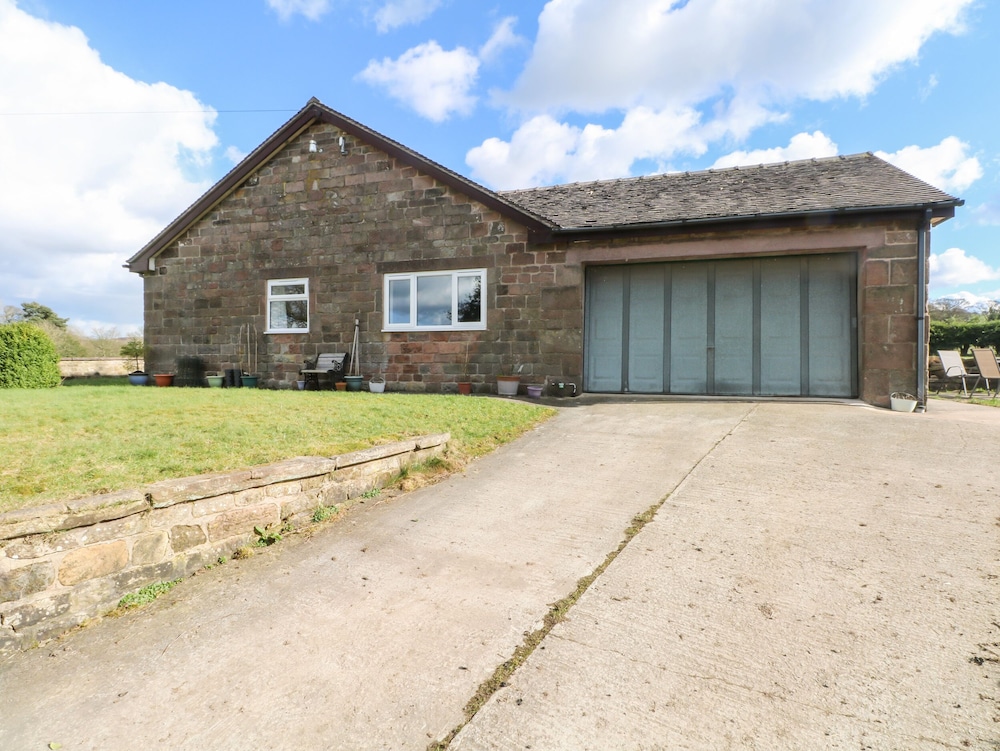 Hawksbridge Bungalow
