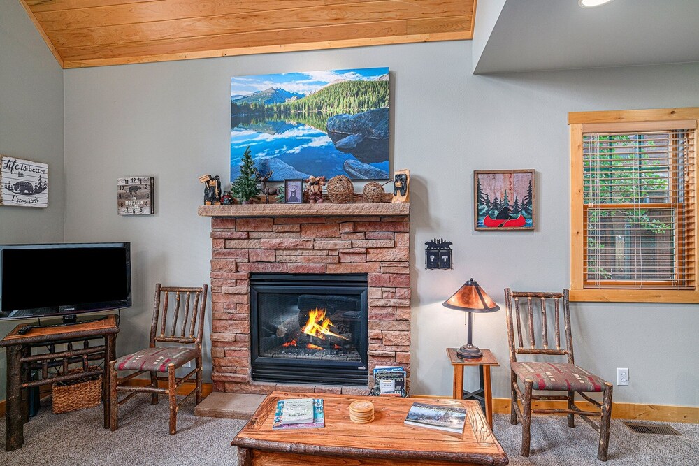 Cozy Solitude Cabins - Estes Park CO