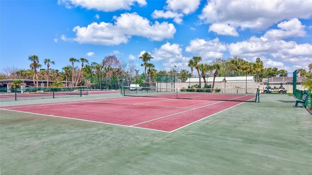 Siesta Beach Retreat 2 Bedroom Townhouse
