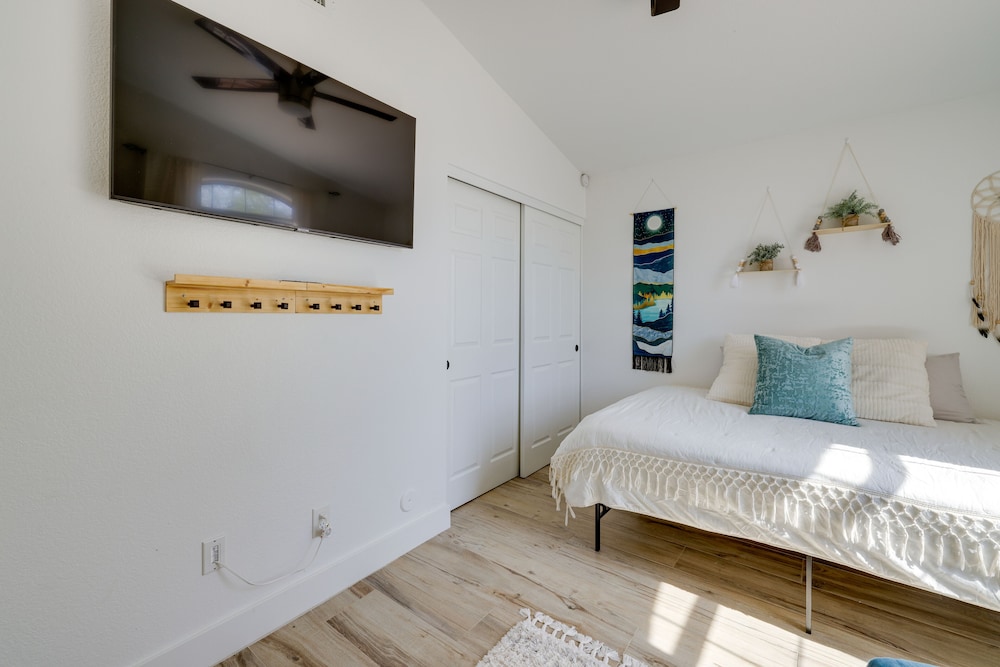 Luxe Phoenix Home w/ Pool + Basketball Court!