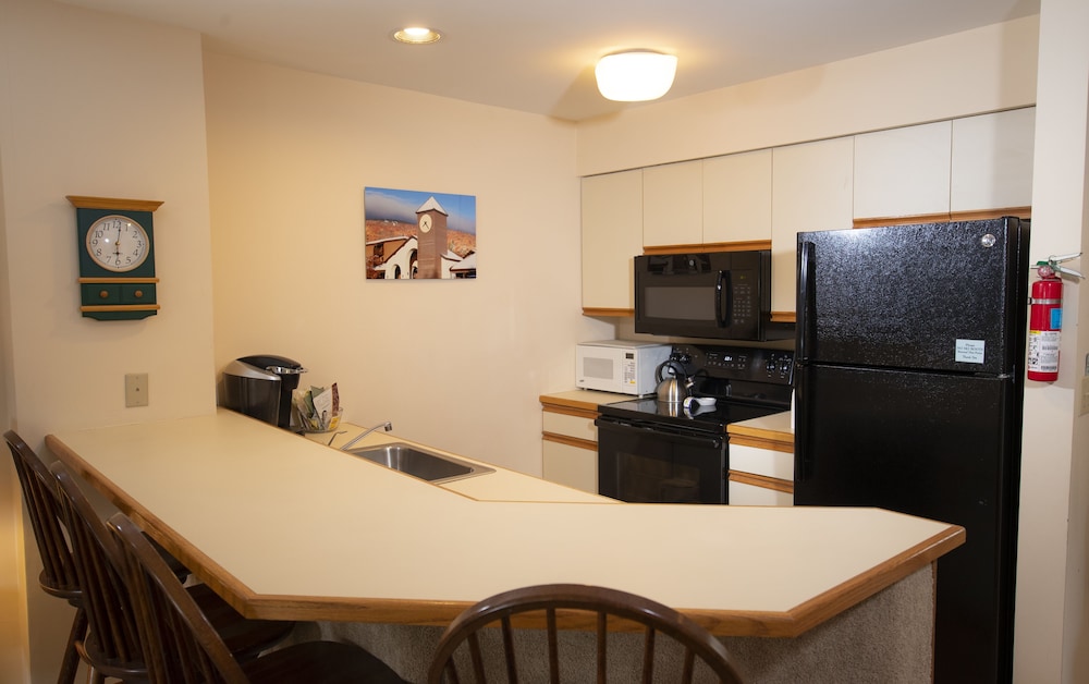 Mountain Lodge at Okemo, A Vail Resorts Property view 4