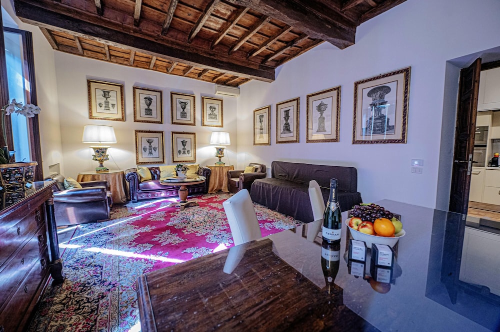 Via Giulia Charming Apartment With Balcony photo 1