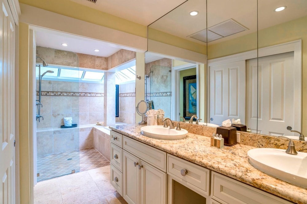 Kapalua Bay Villas 3 Free Rental Cars KBM Resorts Large Master Suite 3 Units, 5 Bedrooms Ml-2026