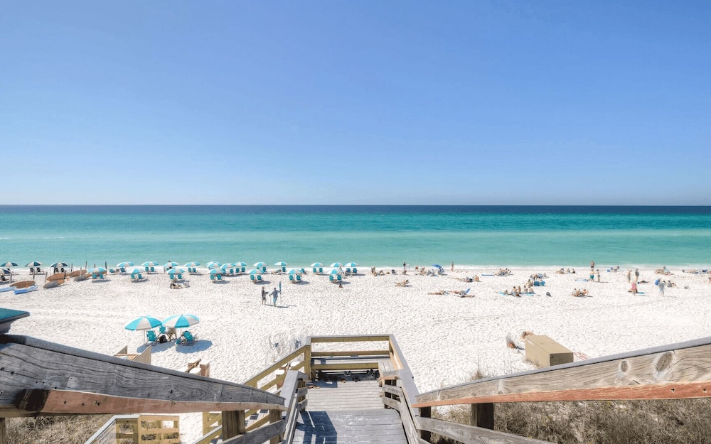 Walk to Seacrest Beach, Resort Pool Modern 3bdr Free Wheelin by Avantstay