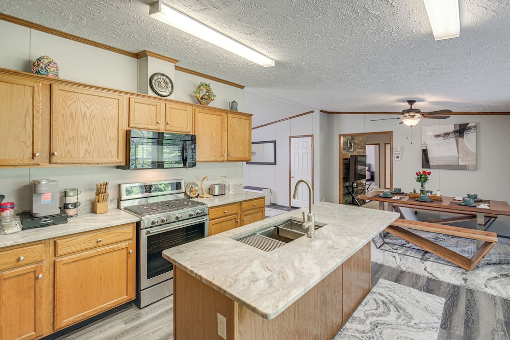 1 Mi to Geneva SP: Family Home w/ Game Room & Yard
