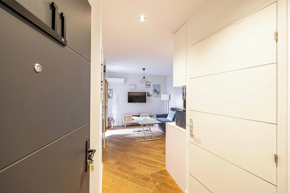 Renovated Cozy Apartment in Cannes Meynadier - 4p view 5