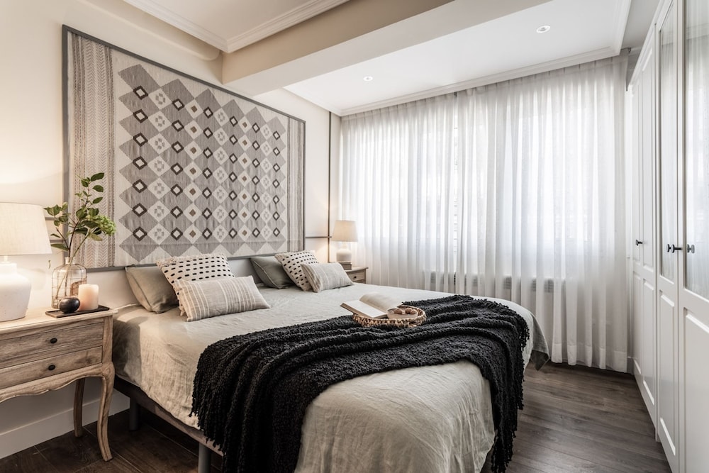 Casoria - 3 Bedrooms and Terrace in Trafalgar