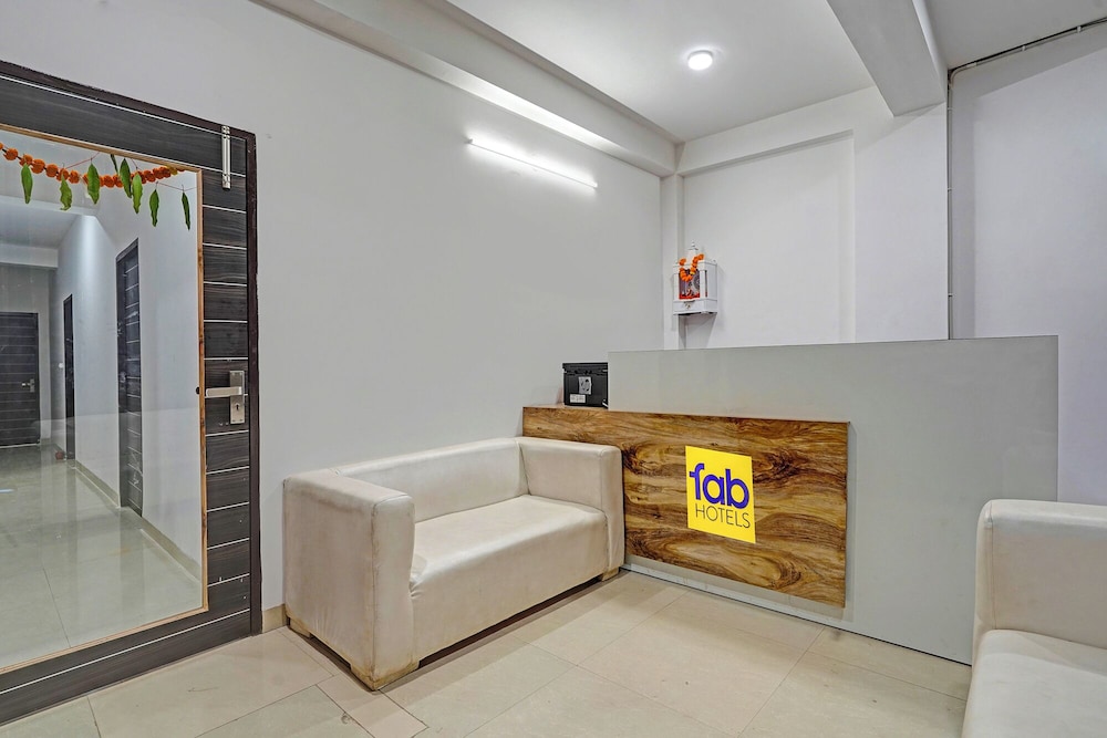 Fabhotel Aakarshan Residency