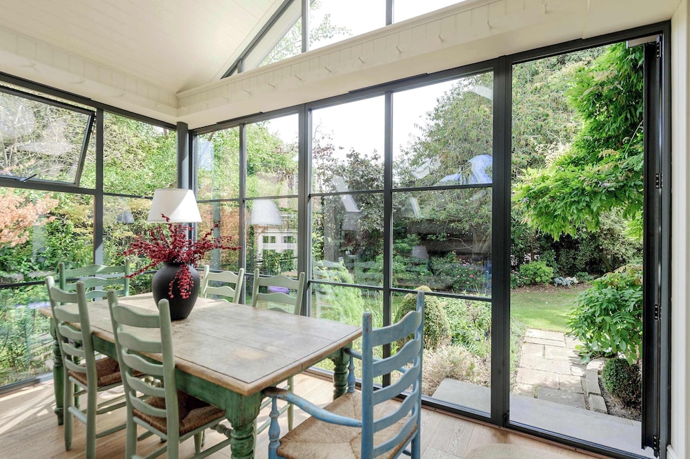 Beautiful Family Home w/ Garden & Pool - Wimbledon