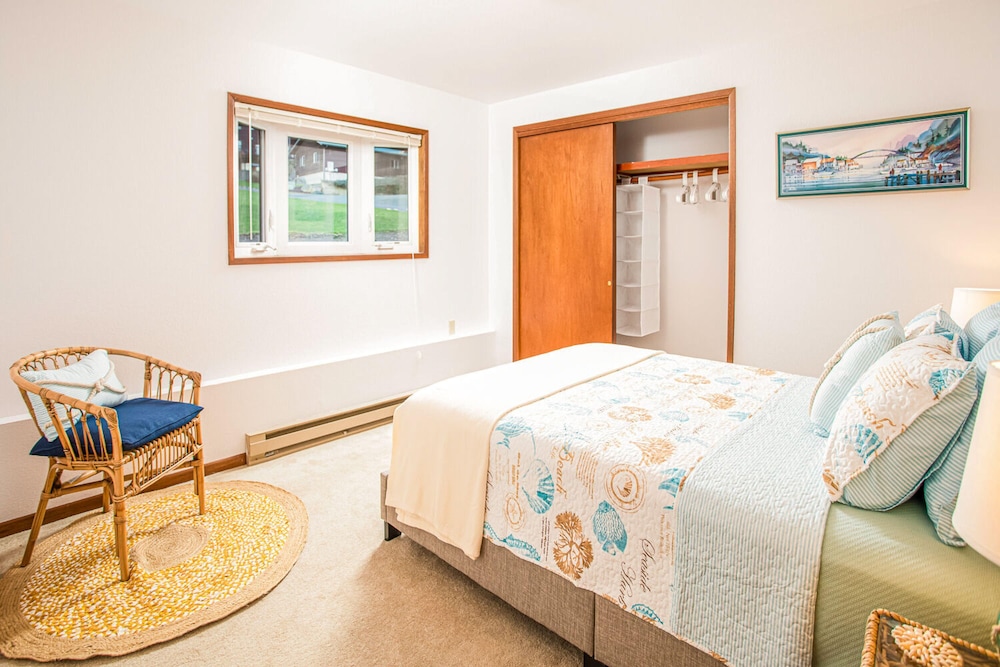 Cornet Bay Cottage in Oak Harbor