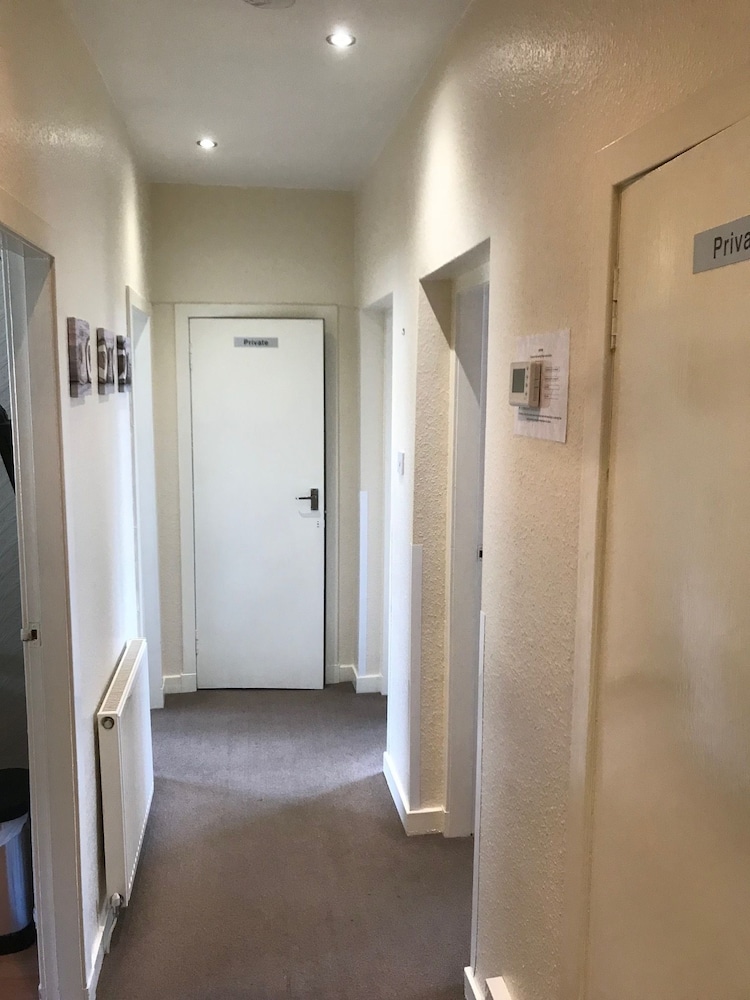 Crags View Apartment