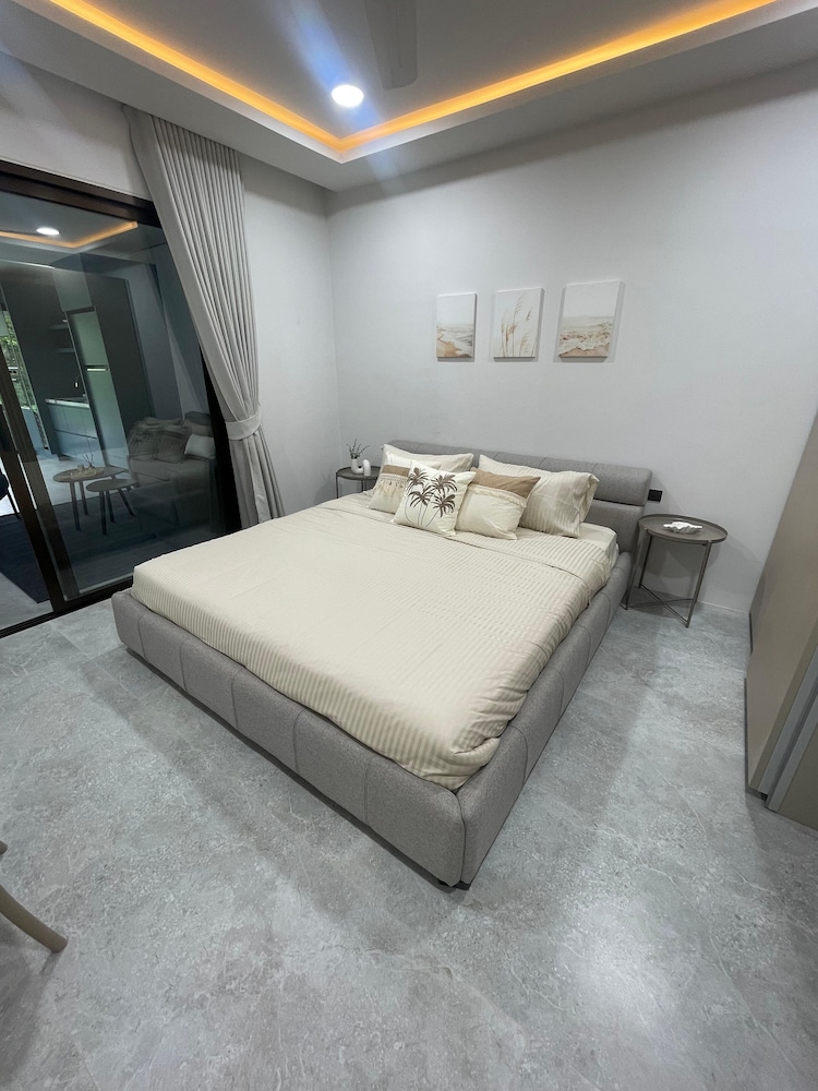Beachside Residence
